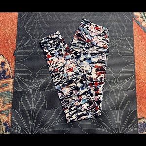 Lululemon High Waisted Tights size 6